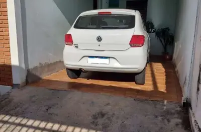 Casa - 3 dormitorios (sendo 1 suíte), wc. social, sala, copa, cozinha, a.s., quintal, 3 vagas de garagem (sendo 1 coberta). excelente localização.