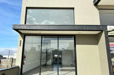 Salão para locação no jd. montreal:  salão com 132m² copa com bancada mezanino 2 banheiros sendo 1 adaptado área de serviço nos fundos