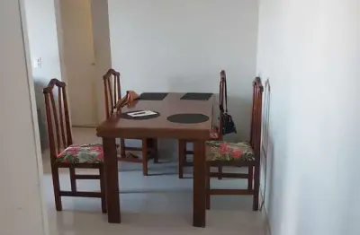 Apto com 2 dormitorios, wc. social, sala 2 ambientes com sacada, cozinha planejada, a.s., 1 vaga de garagem coberta. portaria 24 hs., piscina, playground,  quadra esportiva, bicicletário, área gourmet