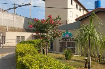 Vende/aluga - apto 2 dormitórios, wc. social, sala, cozinha, a.s., 1 vaga de garagem coberta. reformado comércios, escolas e posto de saúde. excelente localização.