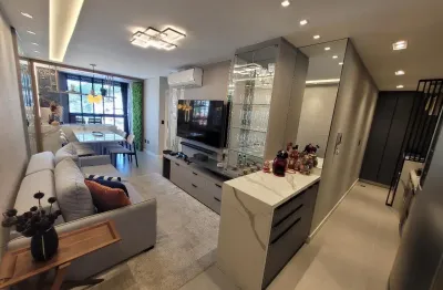 Apartamento finamente mobiliado em balneário camboriú com 2 dormitórios sendo 1 suíte