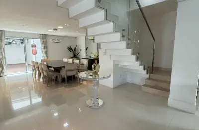 Casa no condomínio atlantis - parque dez -  mobiliada com 322m2