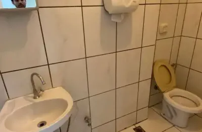 Sala comercial para alugar na Alameda Manoel Ribas, 1, Centro, Londrina