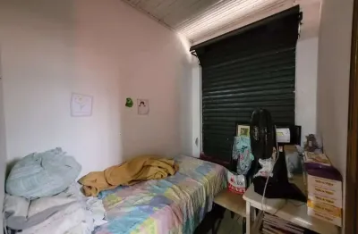 Casa à venda no conjunto semiramis– 3 quartos, 2 banheiros, 2 vagas e 135 m²