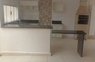 Casa de 3 quartos(1 suite), garagem para 2 carros  no Terra Nova