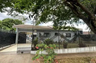 Casa com 3 quartos à venda na Rua Pioneira Ondina Becker Vargas, 657, Conjunto Habitacional Requião, Maringá