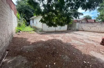 Terreno à venda na Rua Pioneiro Braz José Jorge, 1208, Parque Hortência, Maringá