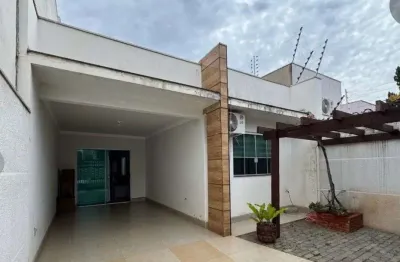 Casa com 3 quartos à venda na Rua Ametista, 2877, Jardim Monte Rei, Maringá