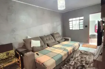 Casa com 3 quartos à venda na Rua Surucuá, 196, Conjunto Residencial Ney Braga, Maringá