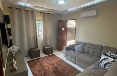 Casa com 3 quartos à venda na Rua Pioneiro Acácio Faustino dos Santos, 317, Jardim Diamante, Maringá