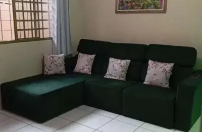 Ótima casa para viver no jd. everest! espaço para churrasqueira e com 2 quartos