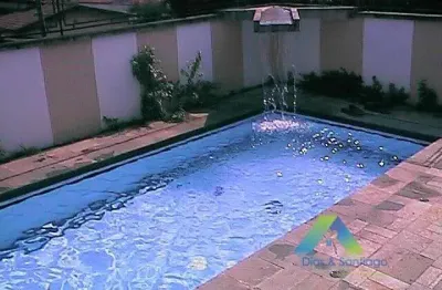 Casa padrão sobrado 4 dormitórios, 2 vagas área gourmet com piscina com excelente localização.
