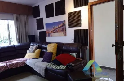Sobrado à venda com 3 dormitórios e 2 banheiros no jardim santa emília!