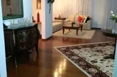 Apartamento alto padrão com 250m² sendo 1 por andar com 4 suítes, 4 vagas!