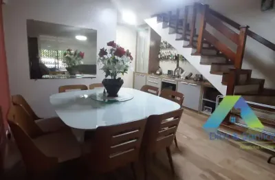 Lindo sobrado com 210m² com 3 suítes com alto pdrão de acabamento!