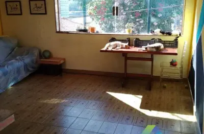 Excelente sobrado com localização privilegiada em área nobre da vila das mercês!