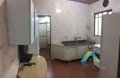 Ótima casa em bairro privilegiado a 5 minutos da estação do metro sacomã e a 10 minutos da estação de metro ipiranga.