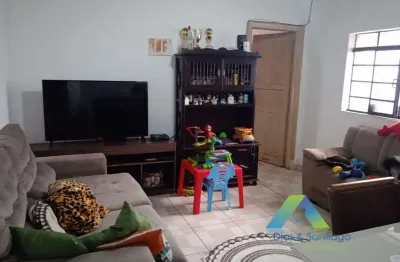 Casa terrea à venda com 2 dormitórios e 3 vagas na vila das merces !!