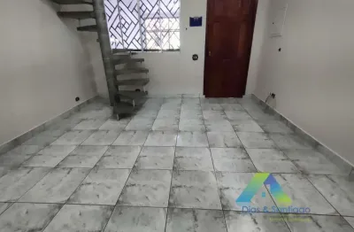 Sobrado com 3 dormitórios e 2 vagas à três quadras do metrô sacomã!!