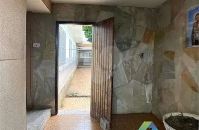 Casa térrea, residencial na  vila das mercês região da saúde com 430m² de área total.