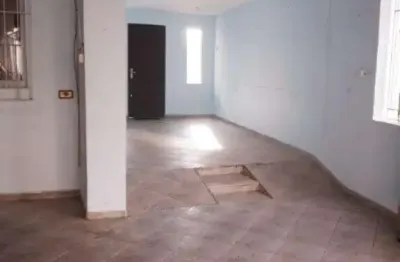 Lindo sobrado com 4 dormitórios com 3 vagas de garagem com localização privilegiada.