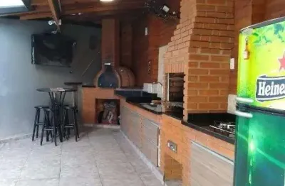 Casa linda, com móveis planejados em todos os ambientes e um excelente espaço gourmet para pizza e churrasco, 10 minutos a pé do metrô conceição.