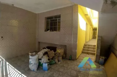 Lindo sobrado com excelente localização em bairro tranquilo de fácil acesso a comercios e principais avenidas com excelente valor !