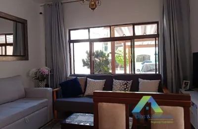 Casa em condomínio fechado com 3 dormitórios e 4 vagas em vila das mercês/sp!