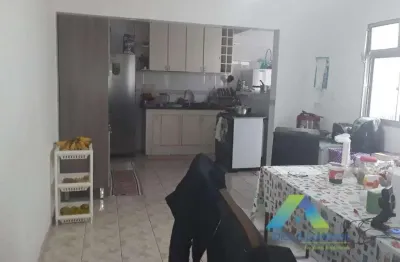 Excelente oportunidade sobrado com ótima localização, com 3 dormitórios, 2 banheiros, quinta e 1 vaga