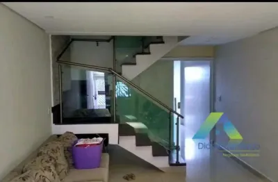 Lindo sobrado 176 metros, 3 dormitórios, sendo 1 suíte, espaço gourmet, 2 vagas com ótima localização e valor !