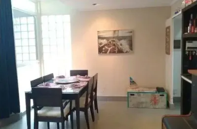 Casa de condomínio à venda com 180m², 3 quartos e 2 vagas