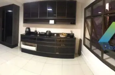 Apartamento com 4 quartos e 5 banheiros à venda, 228 m²