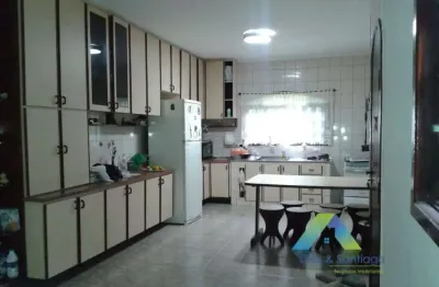 Santo andré sobrado 180m² 3 suítes, 2 vagas com ótimo valor e localização !!!