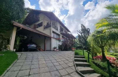 Casa com 5 suítes em condomínio em quebra frascos - teresópolis/rj