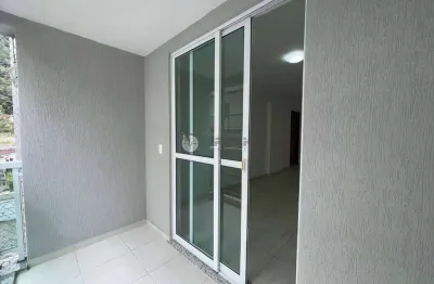 Apartamento de 1 quarto com varanda em taumaturgo, teresópolis/rj.