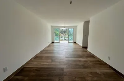 Apartamento com 2 quartos sendo 1 suíte, 88 m² em pimenteiras - teresópolis/rj.