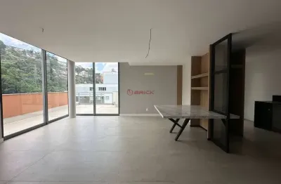 Cobertura linear com 3 quartos sendo 2 suítes em agriões - teresópolis/rj.