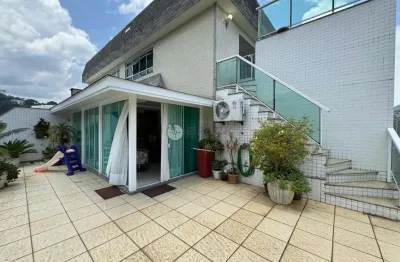 Cobertura duplex com 5 suítes, 390 m² em agriões- teresópolis/rj.