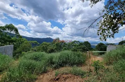 Terreno com 600 m² em condomínio no parque do imbuí - teresópolis/rj.