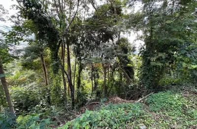 Terreno com 673 m² em condomínio em quebra frascos - teresópolis/rj.
