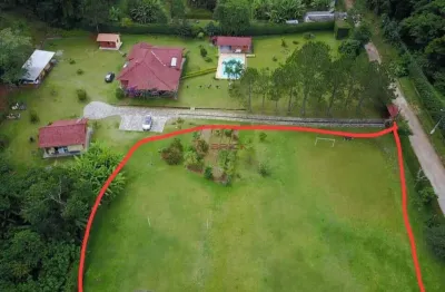 Terreno 100 % plano, com 3 mil m² dentro de condomínio em albuquerque - teresópolis/rj.