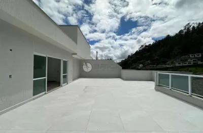Cobertura linear com 2 suítes, 120 m² na pimenteiras - teresópolis/rj.