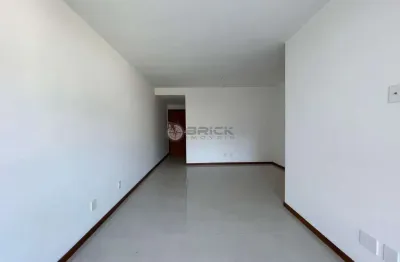 Apartamento de 2 quartos sendo 1 suíte com área externa no alto, teresópolis/rj.