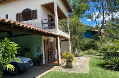 Casa independente com 3 quartos, 1.300 m² em albuquerque - teresópolis/rj.