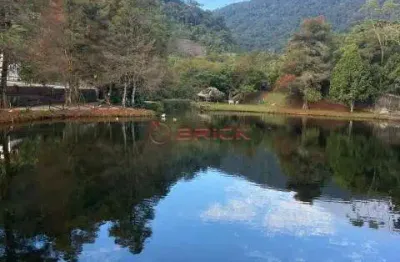 Terreno em condomínio com mais de 1.000 m² no comary, teresópolis/rj.