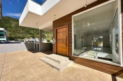 Casa nova à venda com 3 suítes na tijuca - teresópolis/rj.