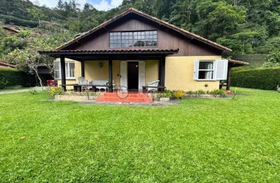 Casa em condomínio à venda com 4 quartos sendo 1 suíte, 255 m² na posse - teresópolis/rj.