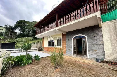 Casa para venda com 3 quartos sendo 1 suíte, 217.05 m² na barra do imbuí - teresópolis/rj.