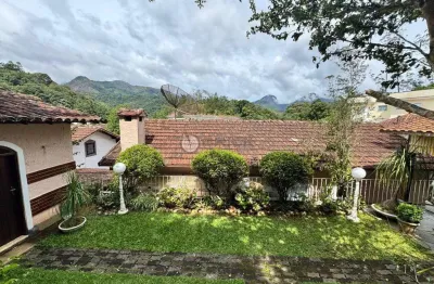 Casa linear com 3 quartos sendo 1 suíte, 790 m² de terreno em condomínio no panorama - teresópolis/rj
