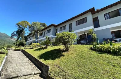 Casa à venda com 2 quartos, 68.42 m² em caxangá - teresópolis/rj.